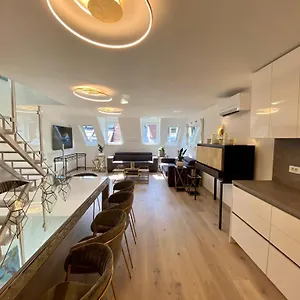 Ab - The Princess Castle Triplex , Laibach Slowenien